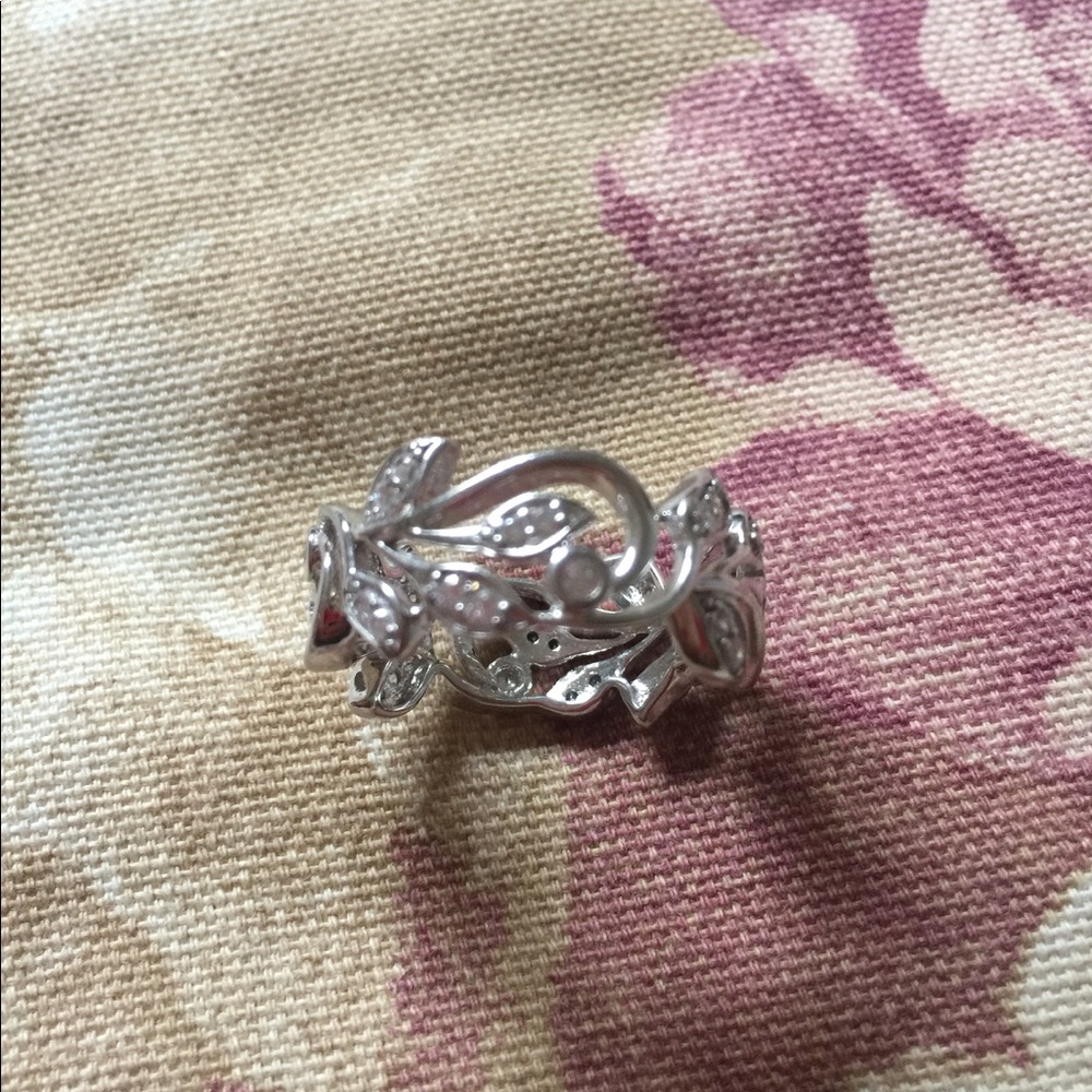 JTV Bella Luce Leaf Band Ring