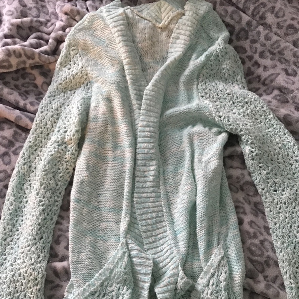 Gorgeous turquoise cardigan!