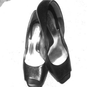 Naturalizer 3inch black peep toe wedges