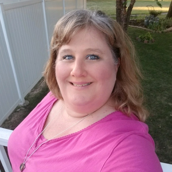 Meet your Posher, Julia - Picture 1 of 1