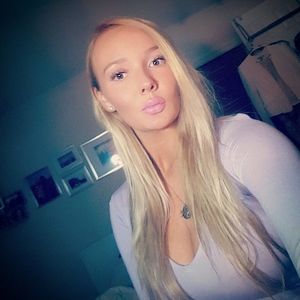 Meet your Posher, Maura