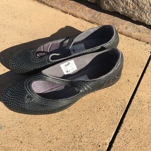 Puma  Slip on - never worn