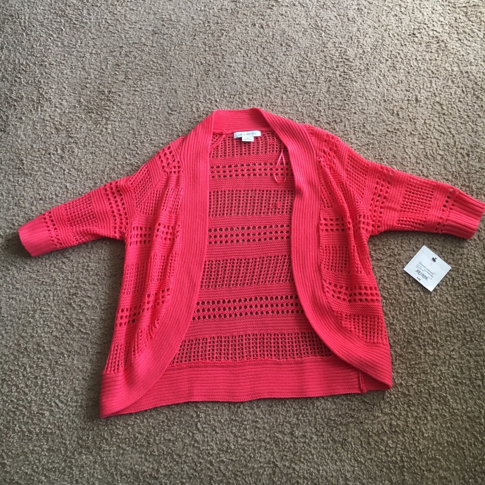 Liz Claiborne small half-sleeve cardigan