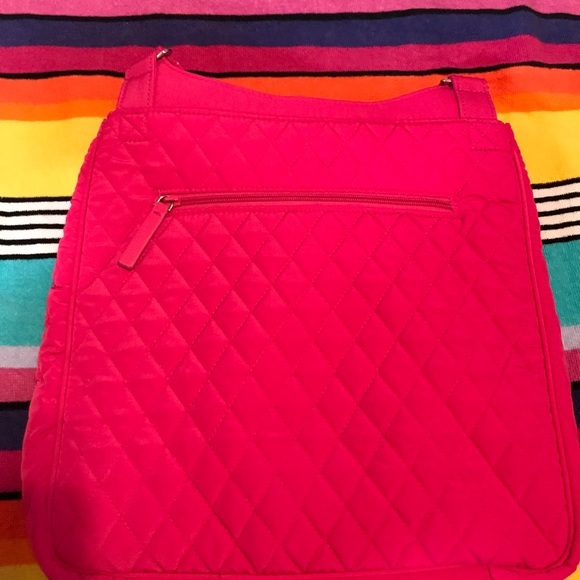 Vera Bradley Mailbag - Picture 4 of 5