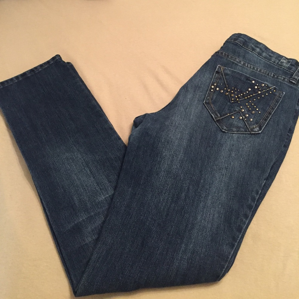 Mid rise medium wash skinny jeans
