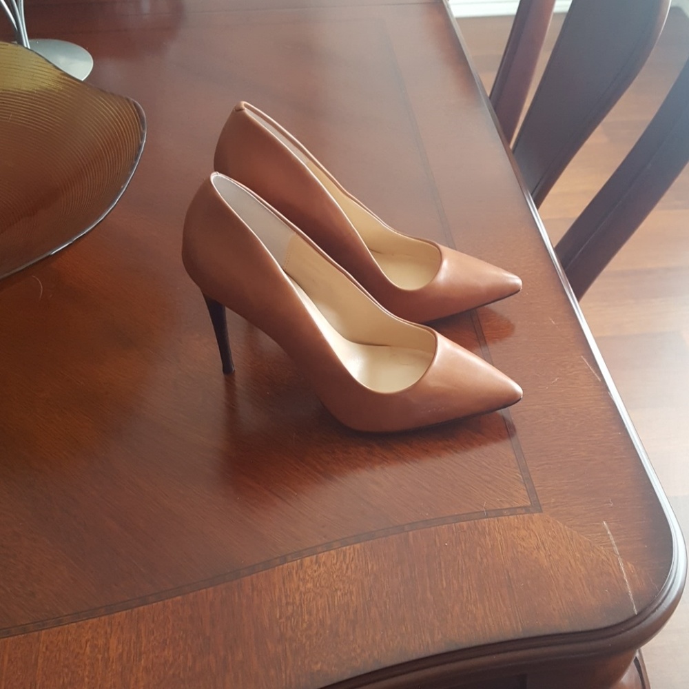 Donald J Pliner Pump