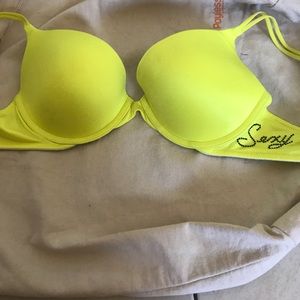 Victoria Secret very sexy push up bra