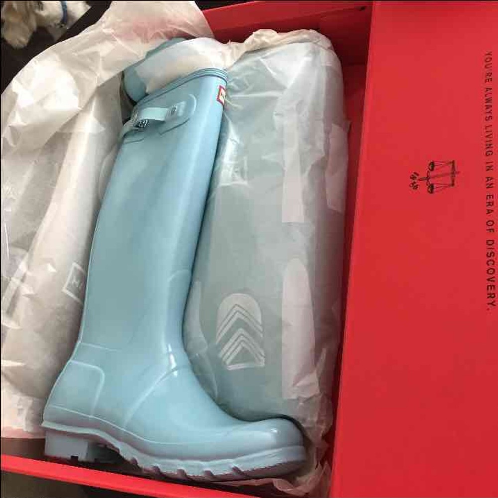 Pale mint glossy Hunter boots size 10