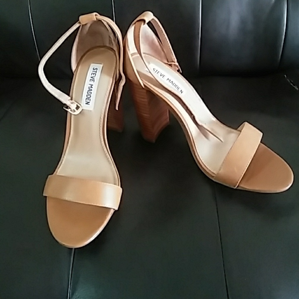 Steve Madden carrson sandal.