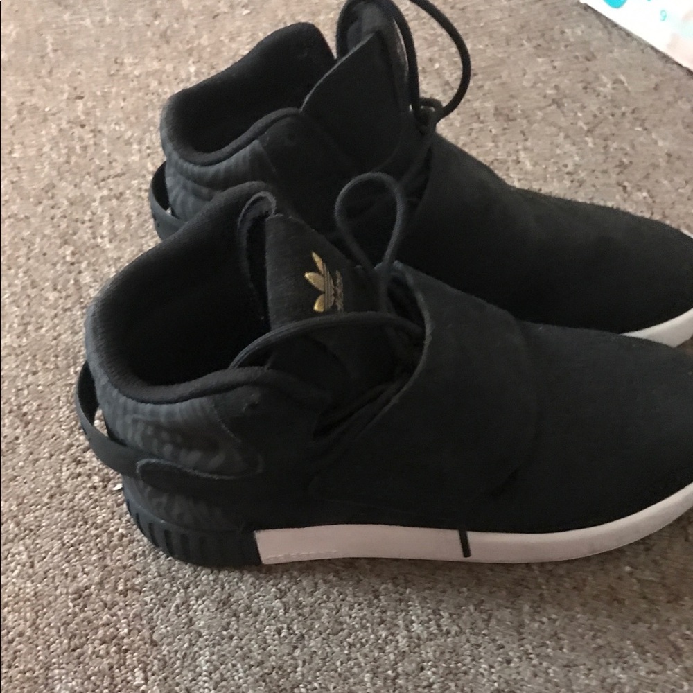 Adidas tubular size 7