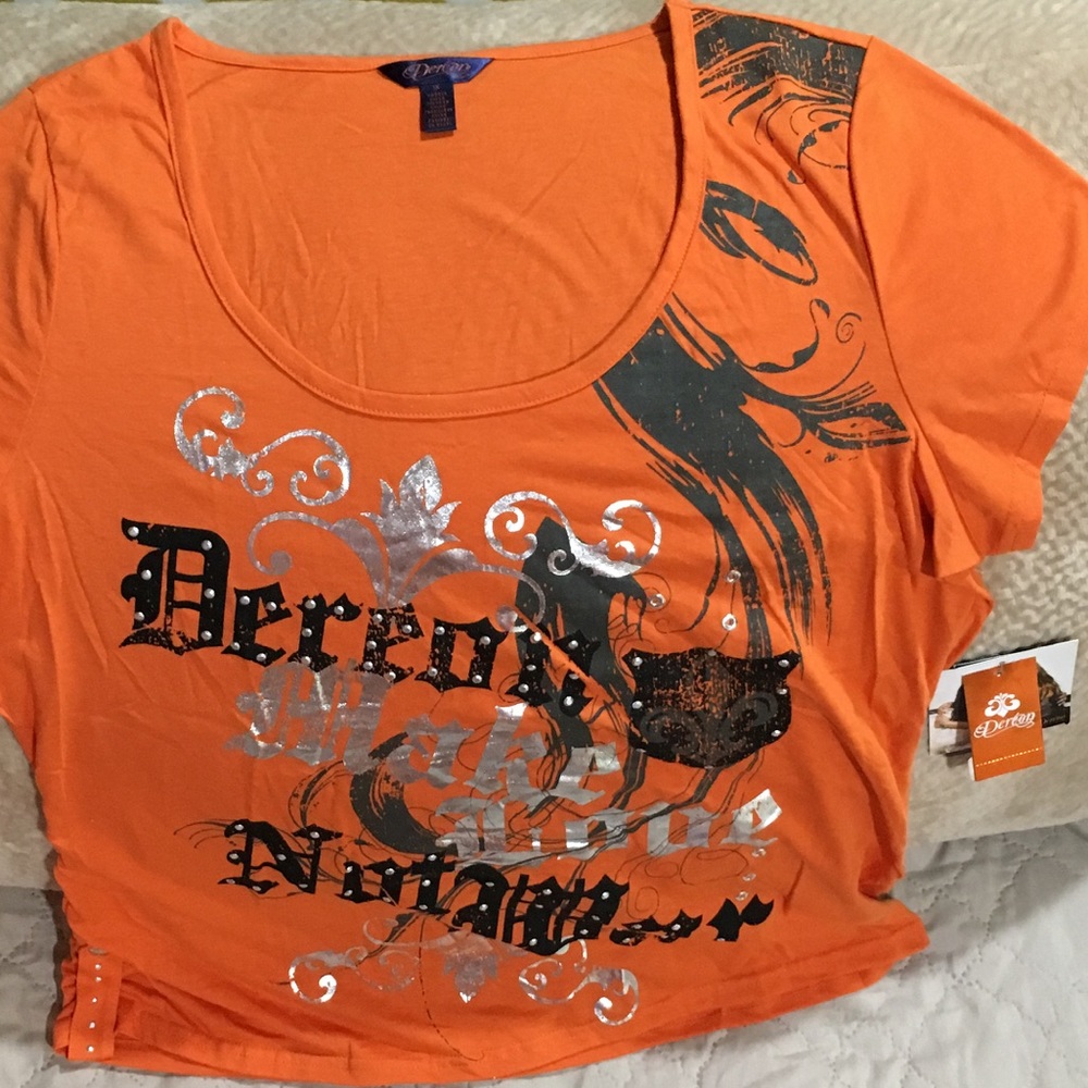 Dereon New w/o tagOrange T shirt w/ detail designing