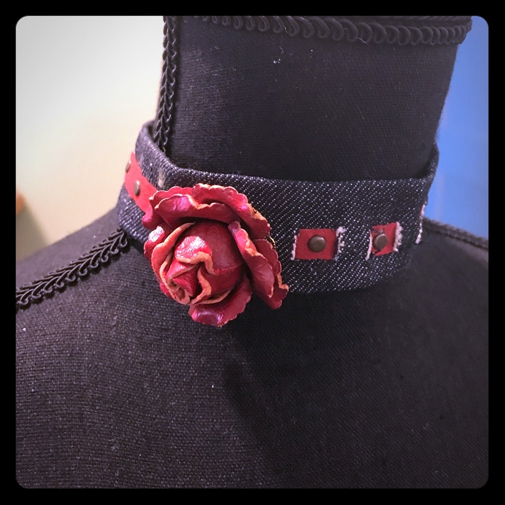 🔥Denim and Leather Rose choker🔥