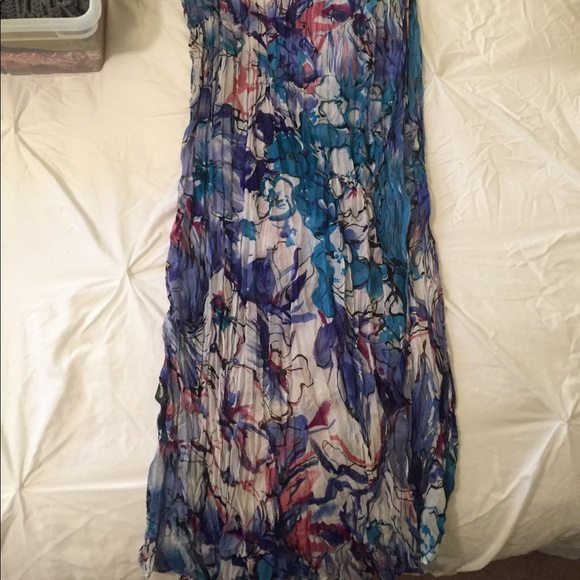 Light weight gorgeous scarf - Picture 2 of 3