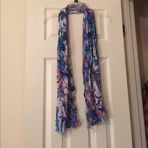 Light weight gorgeous scarf