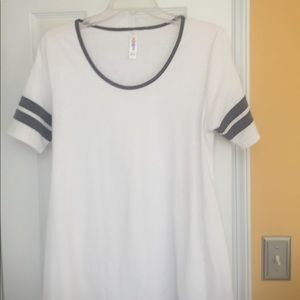 LuLaRoe prefect tee
