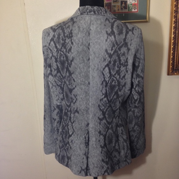 Neiman Marcus Exclusive Snake-Print Suede Blazer - Picture 6 of 7