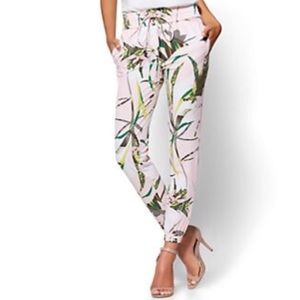 NY&CO Floral print joggers