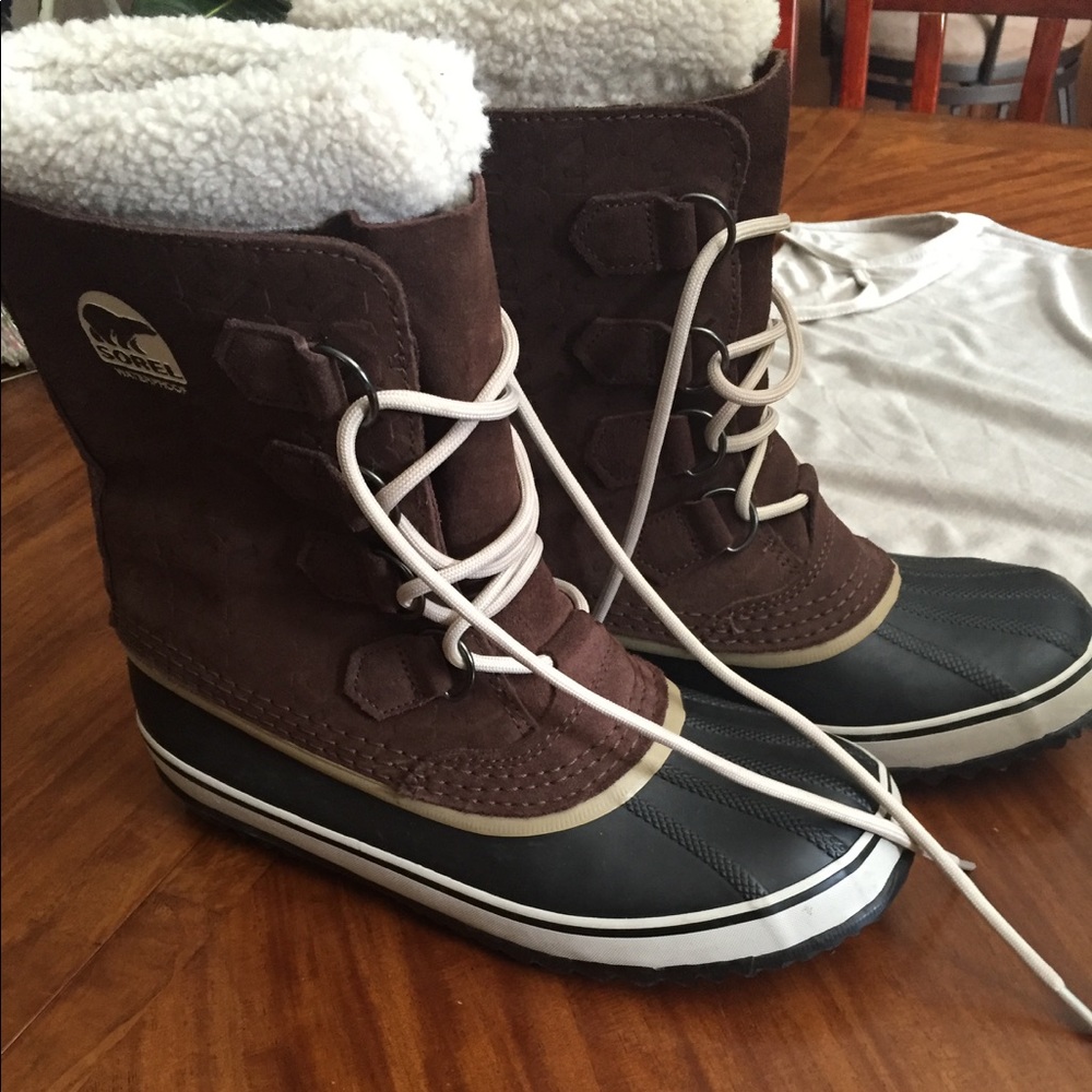 New SOREL Waterproof boots NWOB