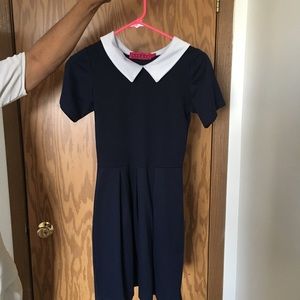 Peter pan collar dress