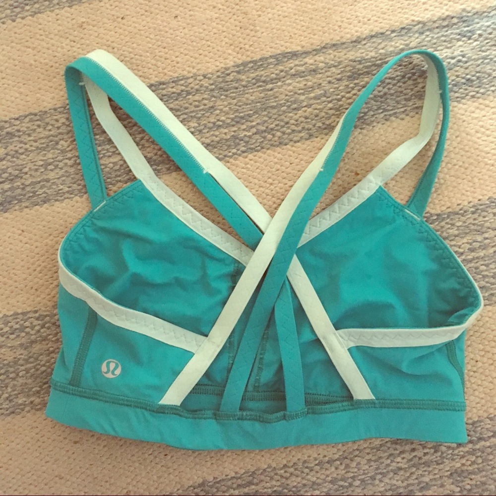 Lululemon sports bra