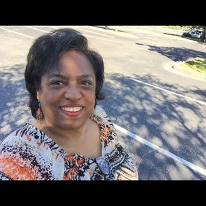 Meet your Posher, Linda