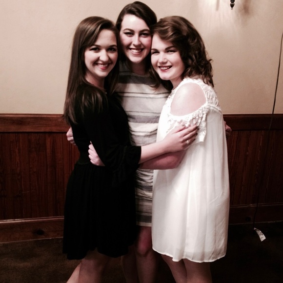 Meet your Posher, Elivia - Picture 4 of 4