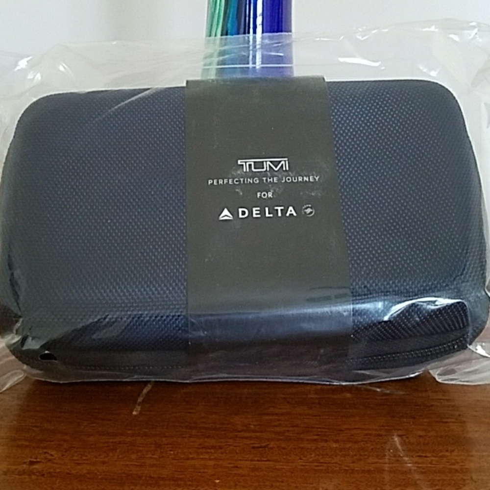 Sealed Navy Hard Case Tumi Business Amenity Kit