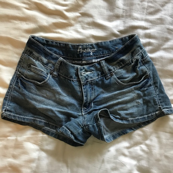 Amethyst Jean Shorts. - Picture 1 of 2
