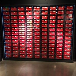 Meet your Posher, Antonious