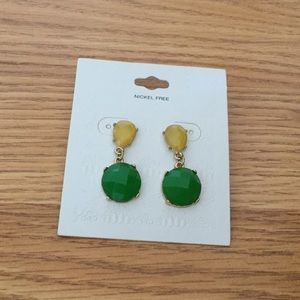 Beautiful green and gold drop earrings