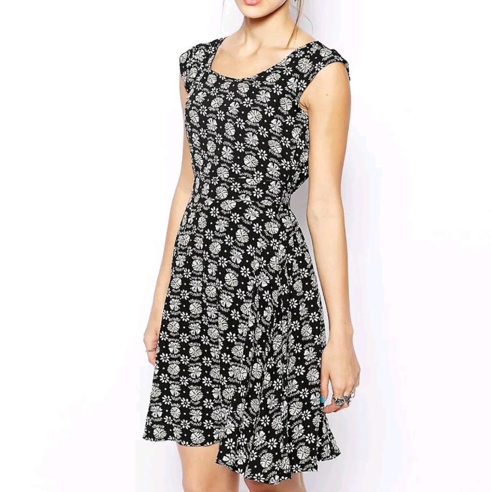 NWT ISKA LONDON Floral Printed Dress