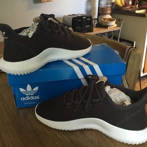 Adidas tubular shadow