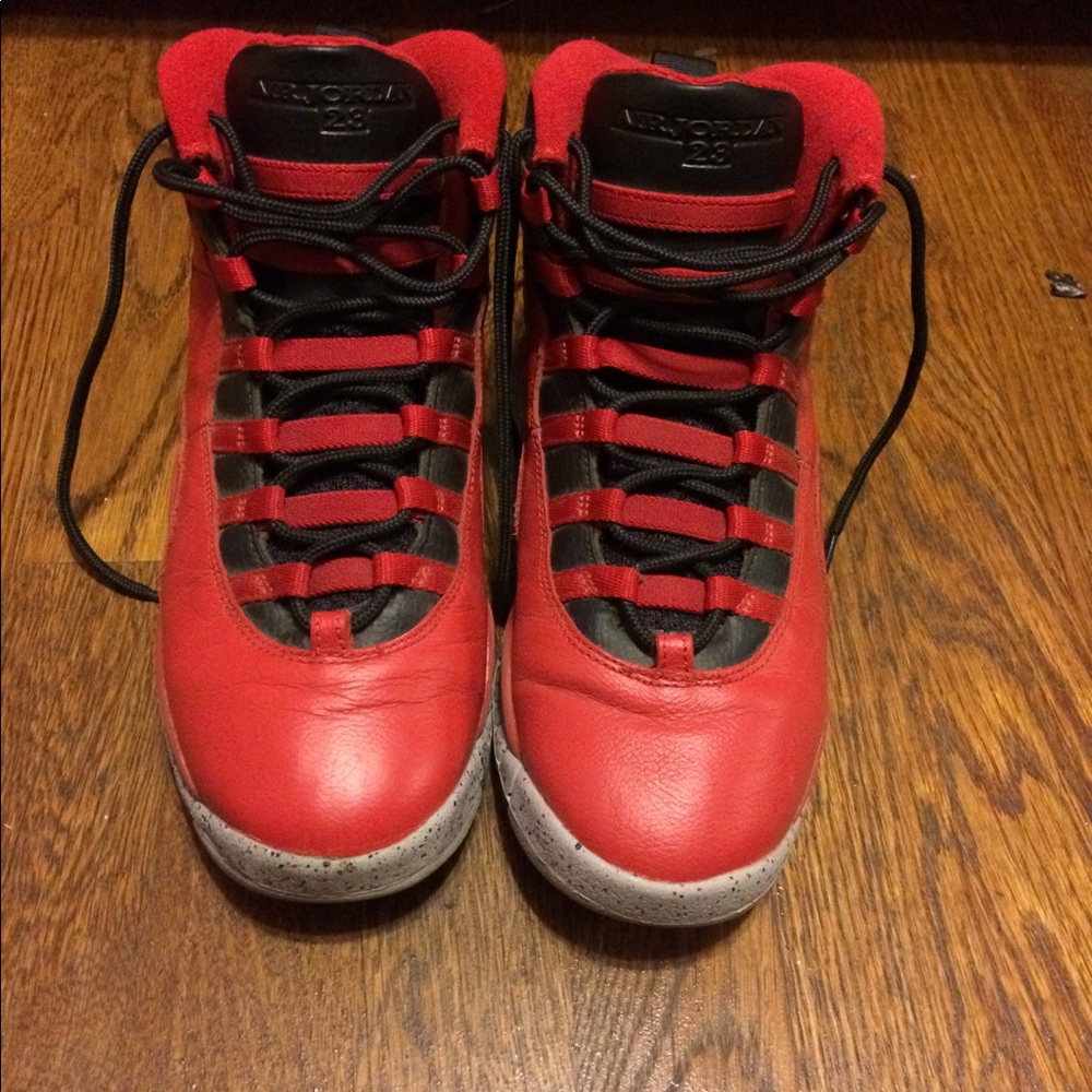 Gym red 10s or bull over Broadway 10s