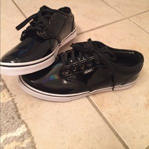 ✨NWT BLACK VANS ✨