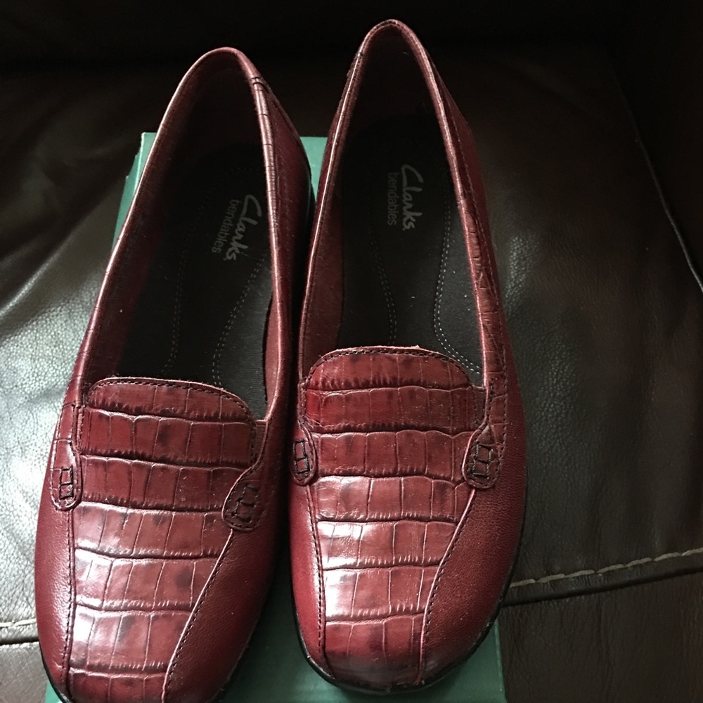 Clarks bendable loafers RED size 8w