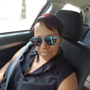 Meet your Posher, Rhonda