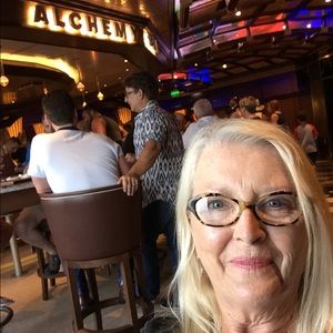 Meet your Posher, Debbie