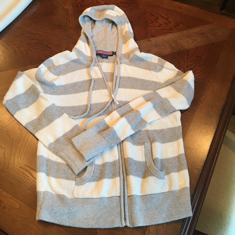 Vineyard Vines Women's grey and white  cardigan