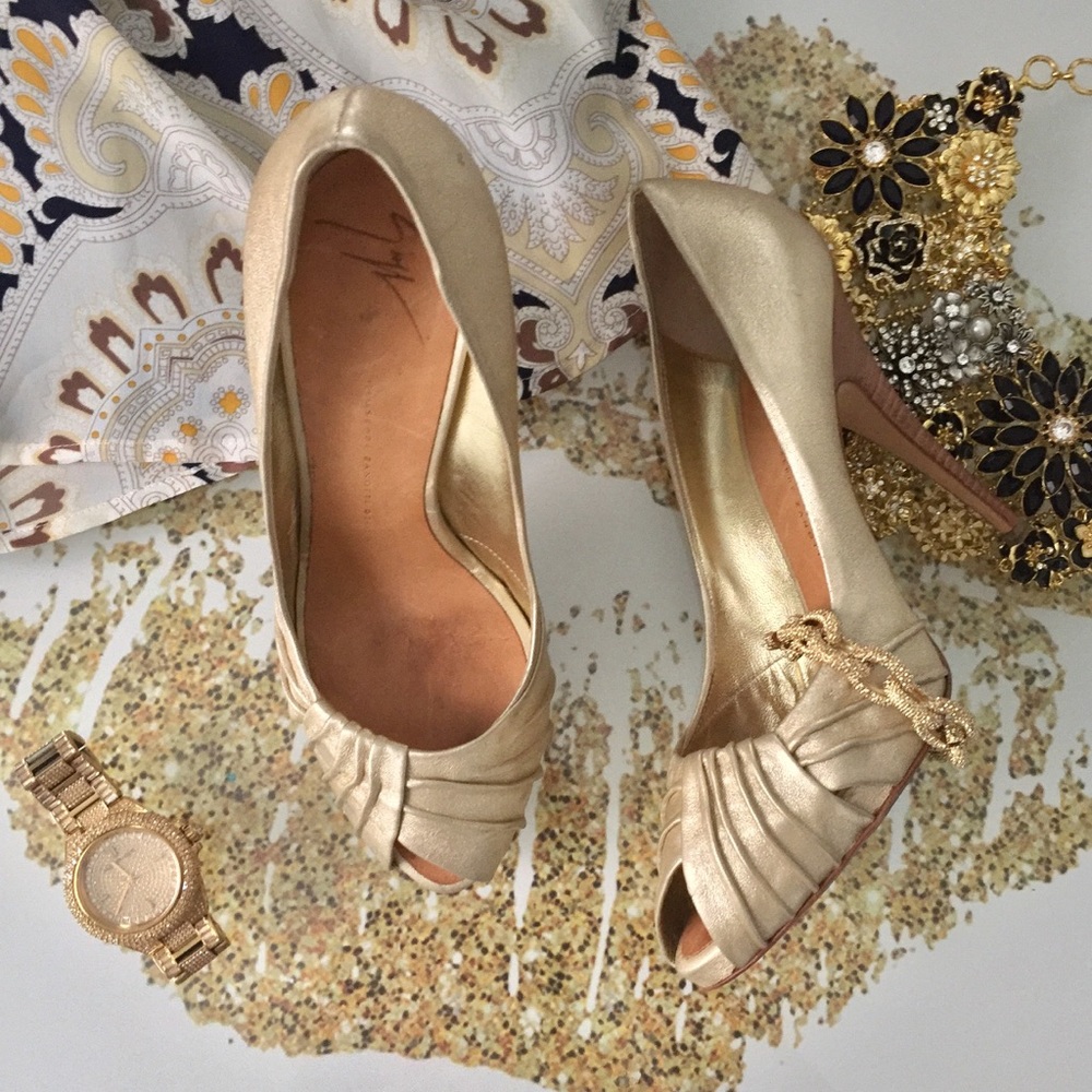 Giuseppe Zanotti Peep Toe Pumps