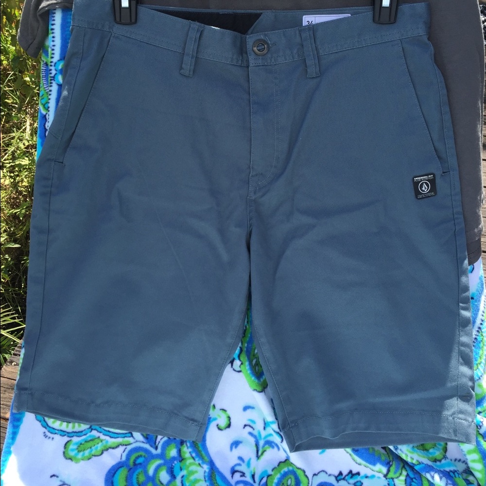 NWT Volcom Frickin Modern Stretch shorts