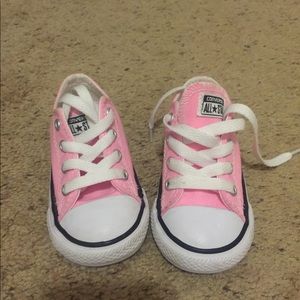 Converse shoes pink