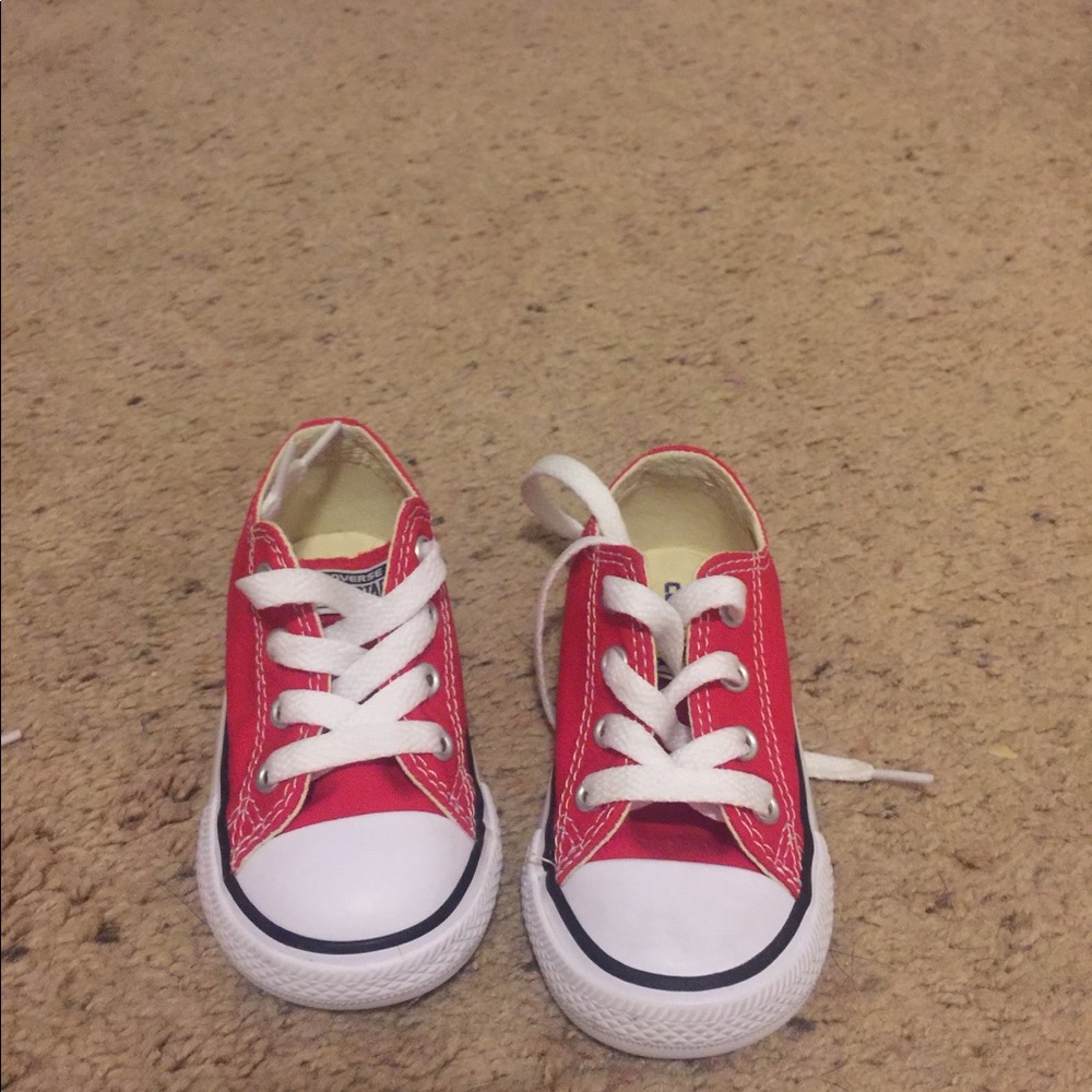 Converse red