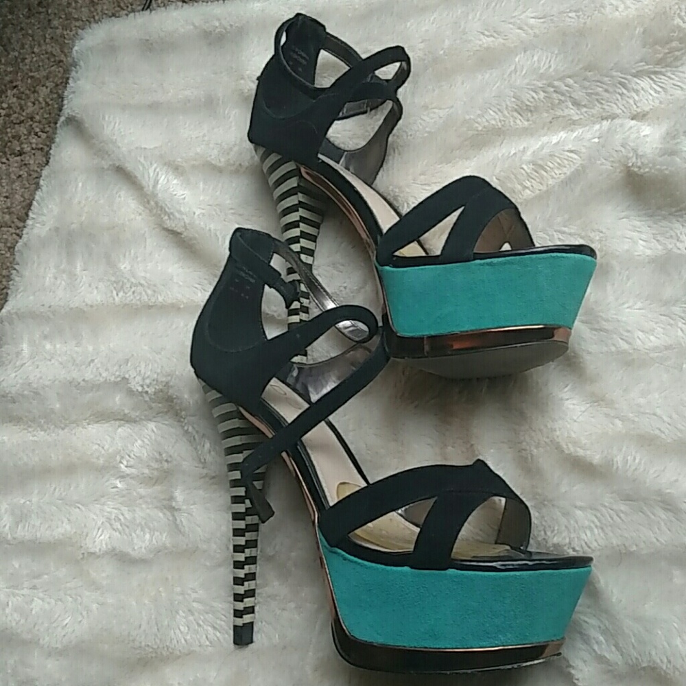 Aldo teal heels!