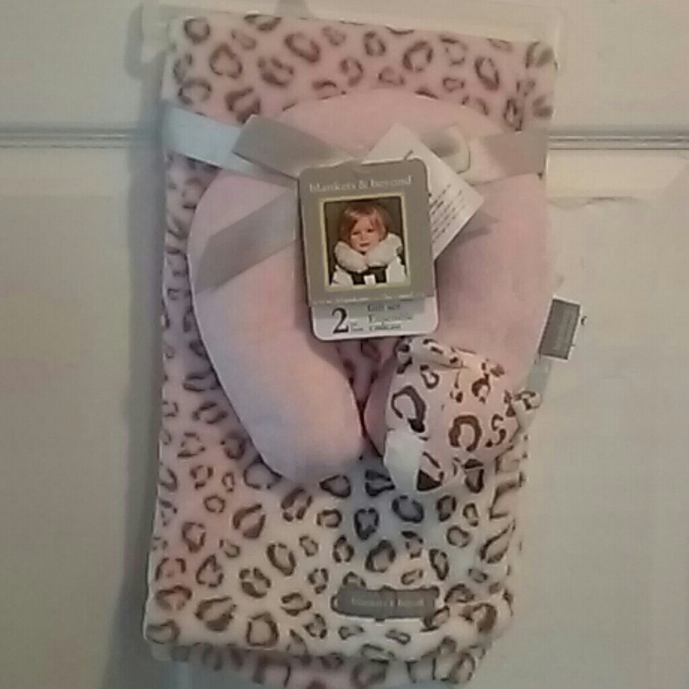 Cozy blanket and travel pillow