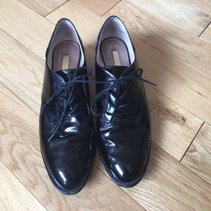 Louise et Cie patent leather shoes