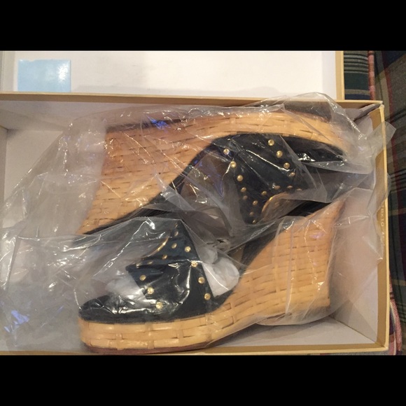 Michael Kors Santorini Ornament Slide - Picture 7 of 8