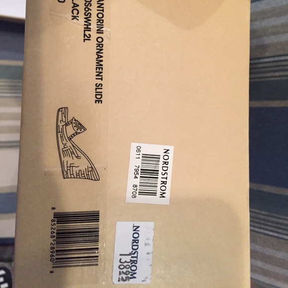 Michael Kors Santorini Ornament Slide - Picture 8 of 8