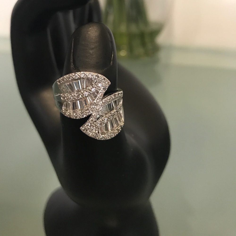 🎉Sale New 925 silver plated ring size 8