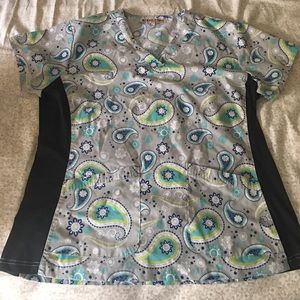 VIRA STYLED SCRUB TOP