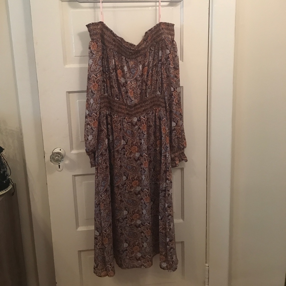 Off the shoulder floral long sleeve dress